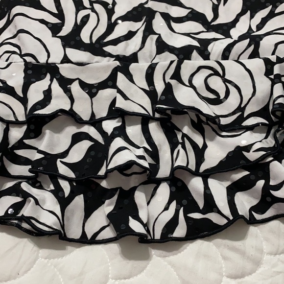 NWT B&W Dress - Picture 3 of 3